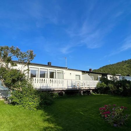 Koselig Hus Til Leie Pa Stokmarknes I Vesteralen Apartment Bagian luar foto