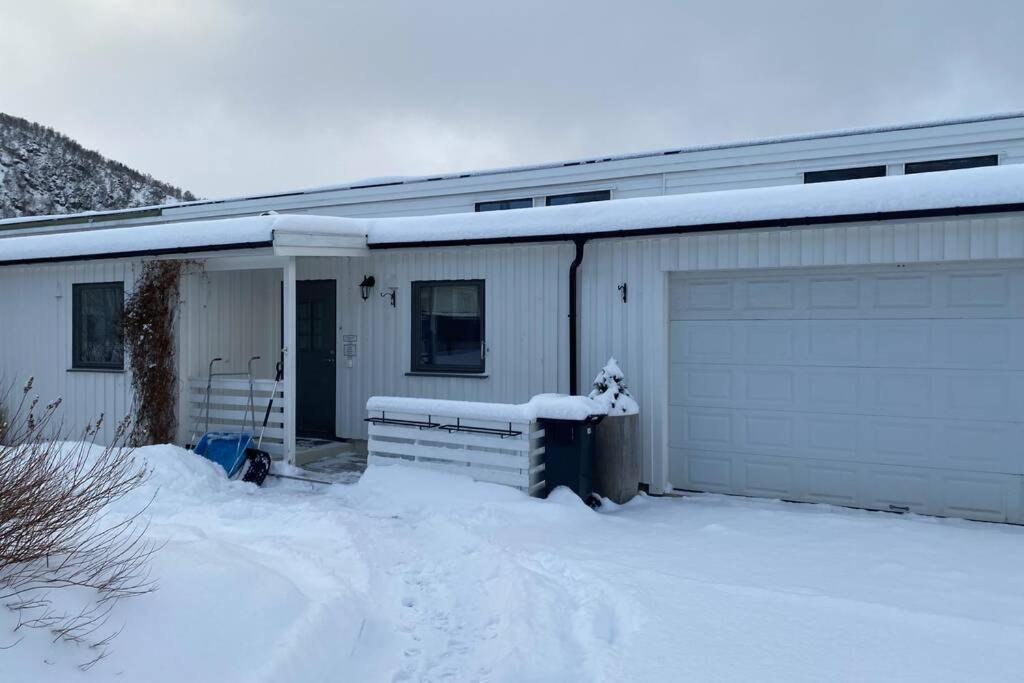 Koselig Hus Til Leie Pa Stokmarknes I Vesteralen Apartment Bagian luar foto