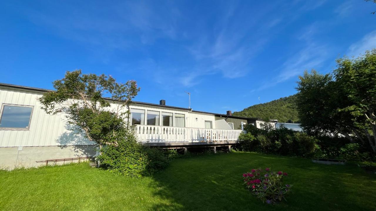 Koselig Hus Til Leie Pa Stokmarknes I Vesteralen Apartment Bagian luar foto
